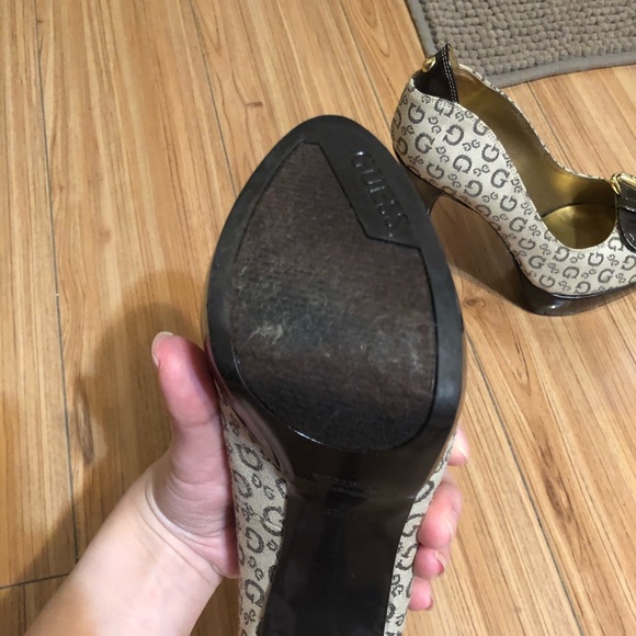 Guess heels BNWOT - Picture 4 of 9